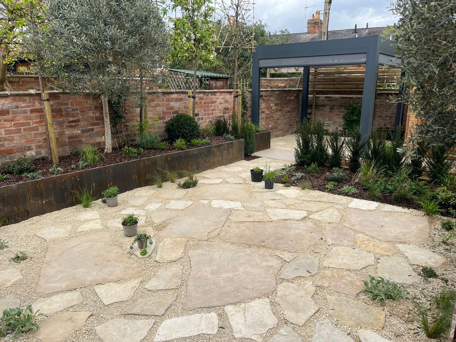 Soft and hard landscaping project in Stratford Upon Avon. 