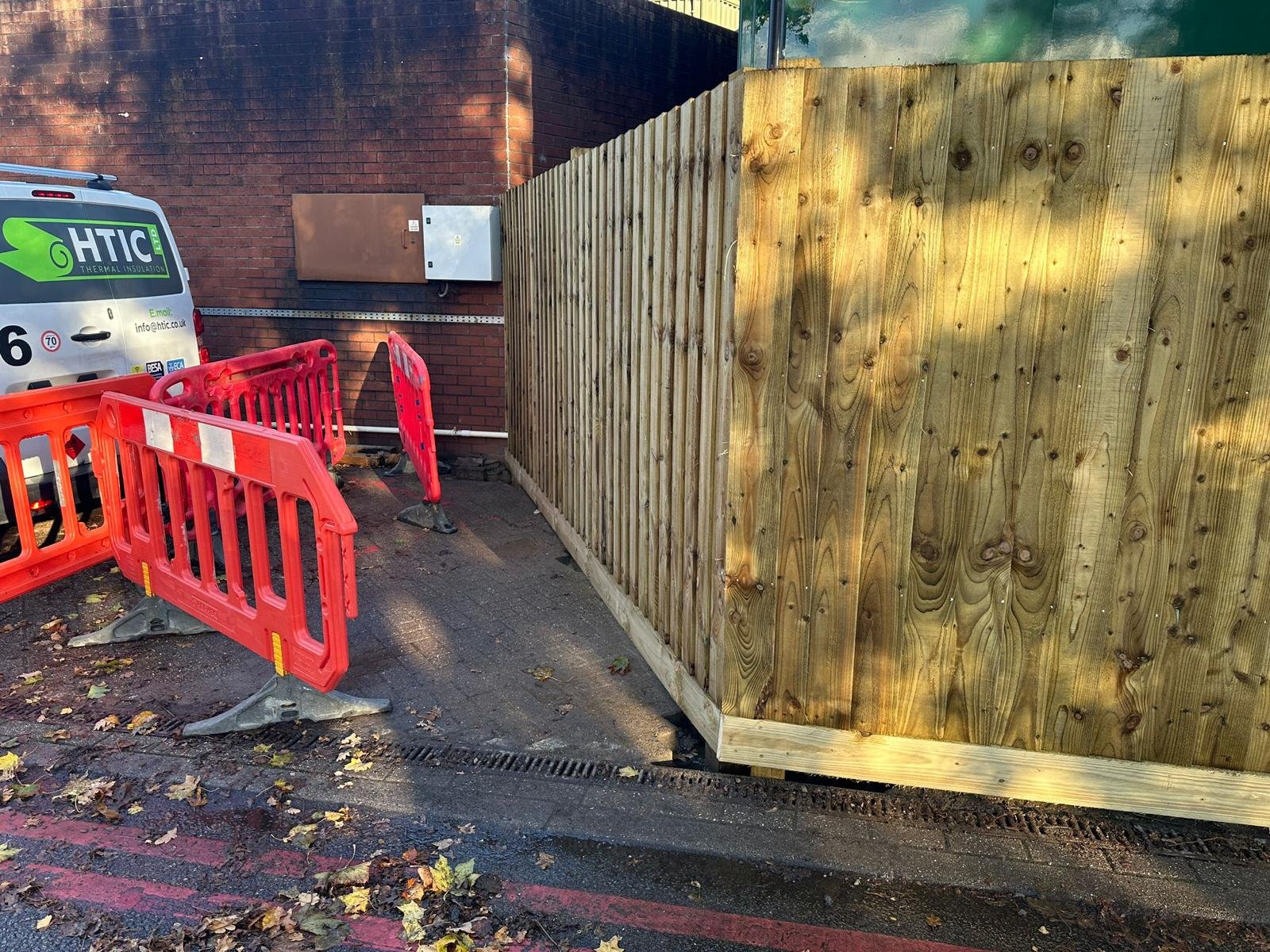 Tall fencing job at Warwick Hospital 2