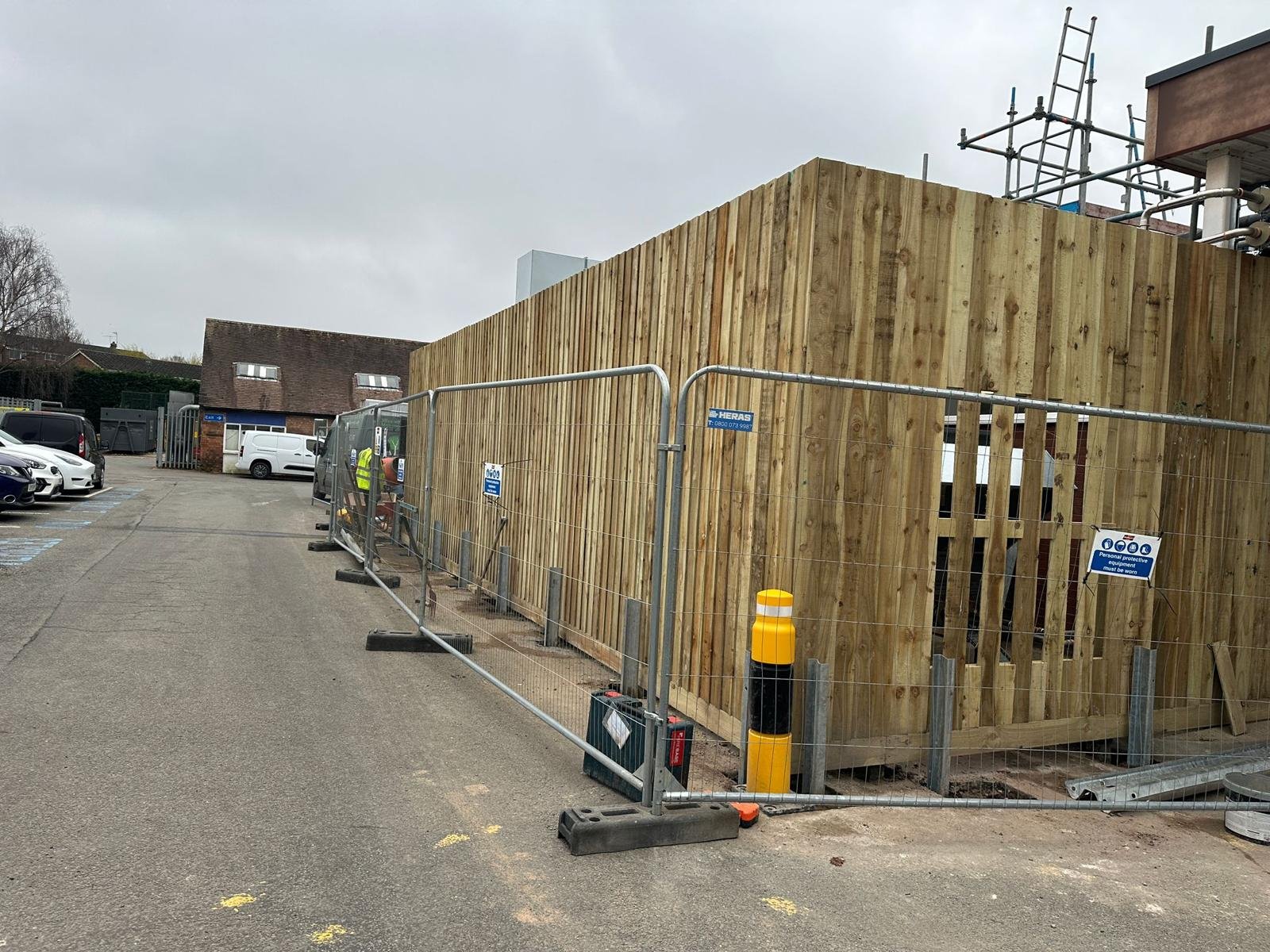 Tall fencing job at Warwick Hospital